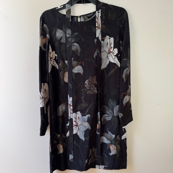 Club Monaco Long Sleeve Knee Length Silky Dress Sz 10 - Picture 1 of 6
